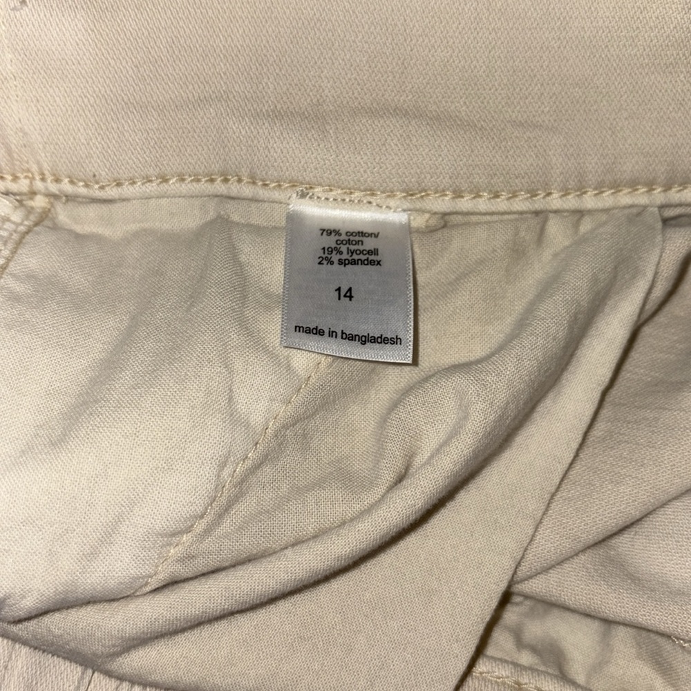 Maurices shorts button/zip close pockets stretchy in back pleated size 14 NWOT - Picture 8 of 9